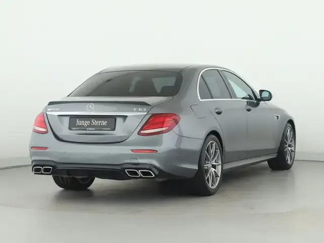 Mercedes-Benz E 63 AMG