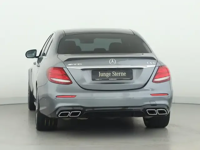 Mercedes-Benz E 63 AMG