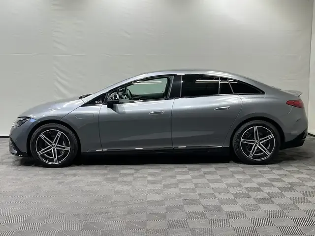Mercedes-Benz EQE 300