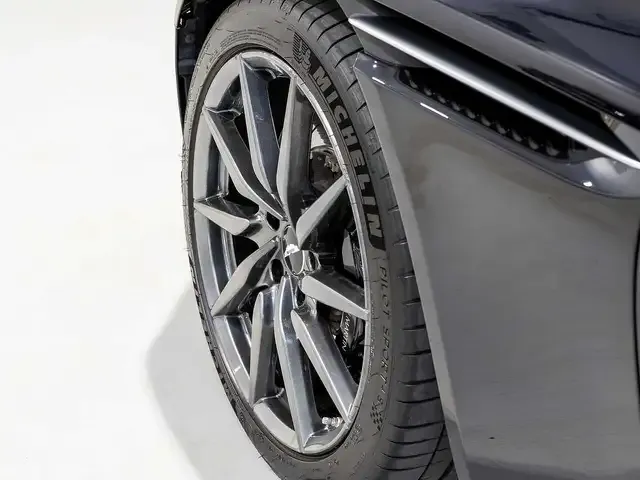 Aston Martin DB11
