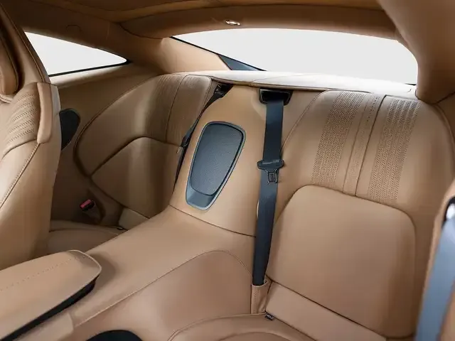 Aston Martin DB11