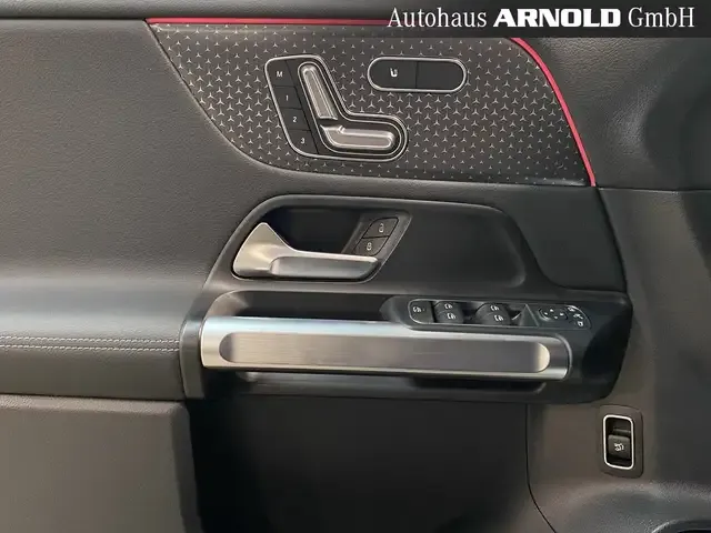 Mercedes-Benz EQB 300