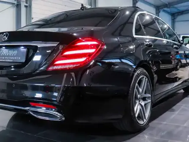 Mercedes-Benz S 400