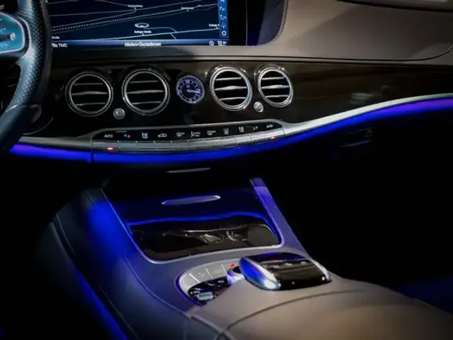 Mercedes-Benz S 400