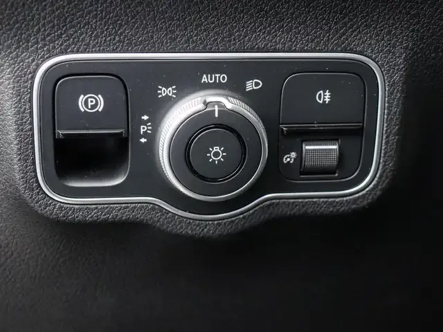 Mercedes-Benz EQB 300