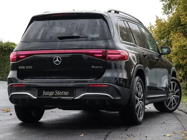 Mercedes-Benz EQB 300