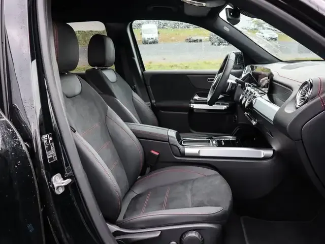 Mercedes-Benz EQB 300