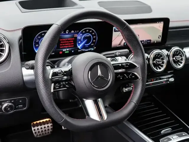 Mercedes-Benz EQB 300