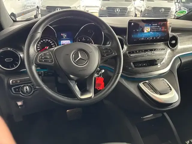 Mercedes-Benz V 250