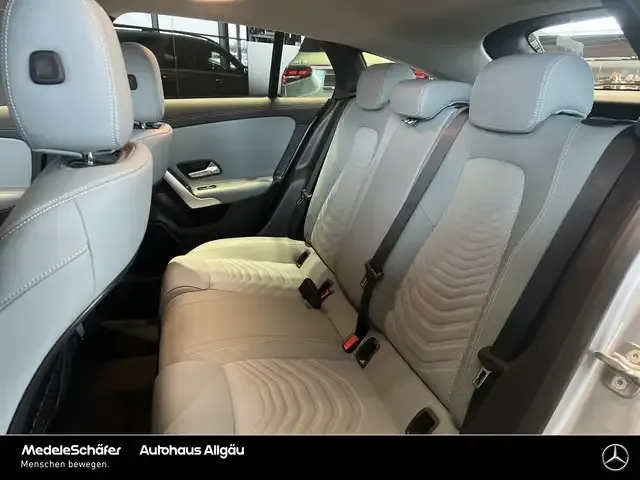 Mercedes-Benz CLA 180