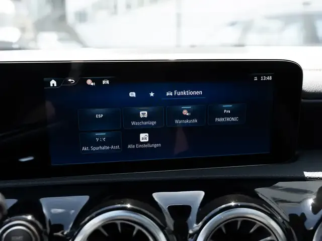 Mercedes-Benz CLA 220