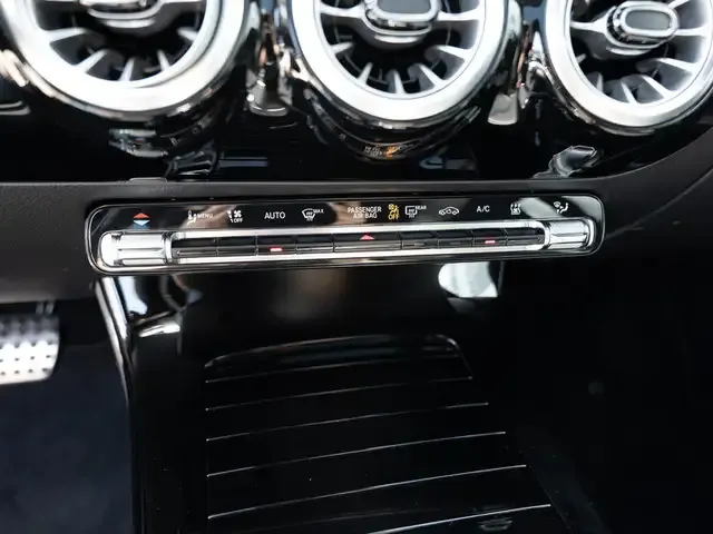 Mercedes-Benz CLA 220