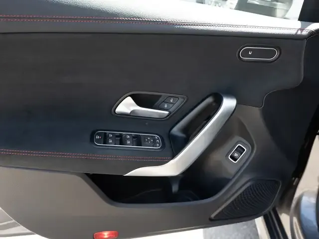 Mercedes-Benz CLA 220
