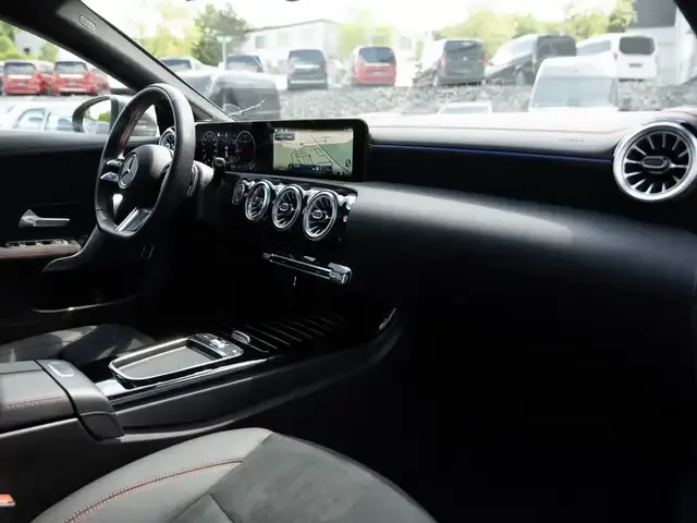 Mercedes-Benz CLA 220