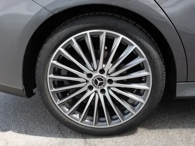 Mercedes-Benz CLA 220