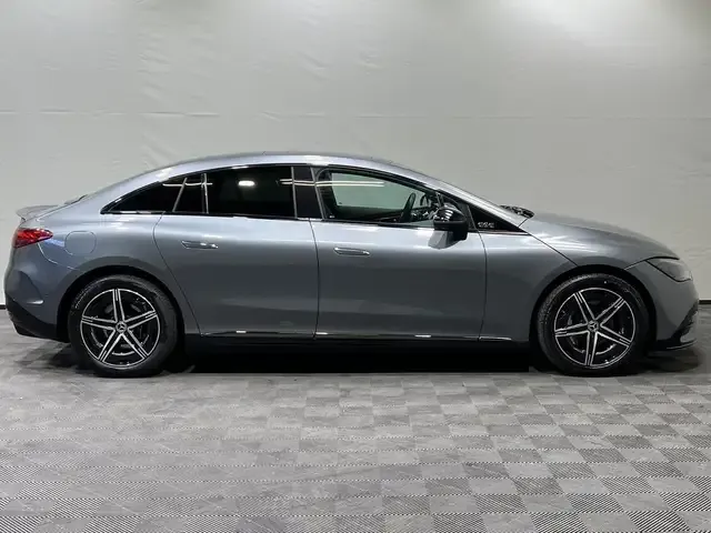 Mercedes-Benz EQE 300