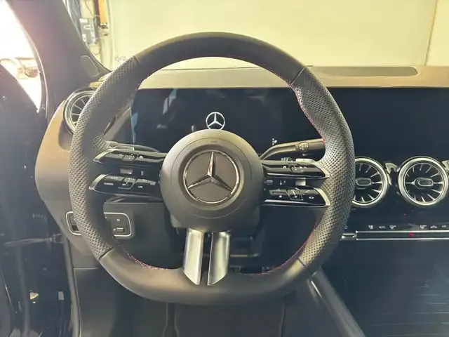 Mercedes-Benz GLA 220