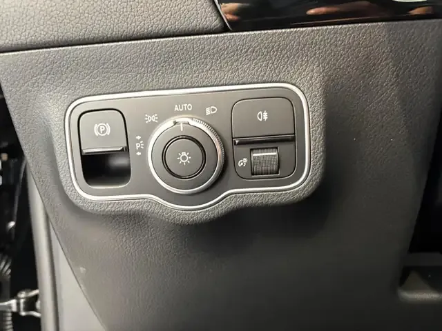 Mercedes-Benz GLA 220