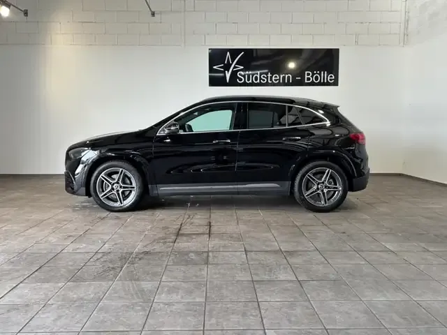 Mercedes-Benz GLA 220