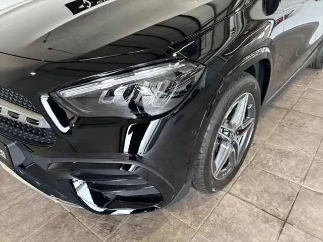 Mercedes-Benz GLA 220