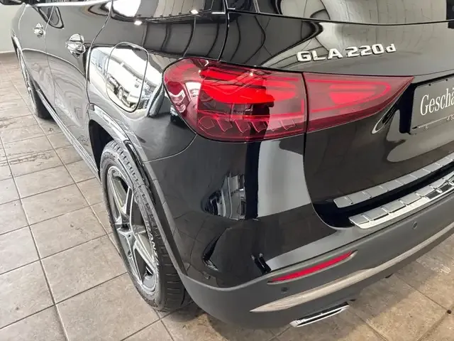 Mercedes-Benz GLA 220