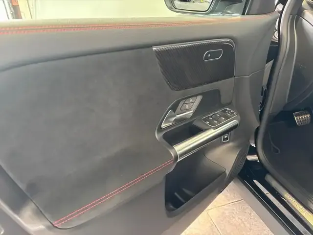 Mercedes-Benz GLA 220