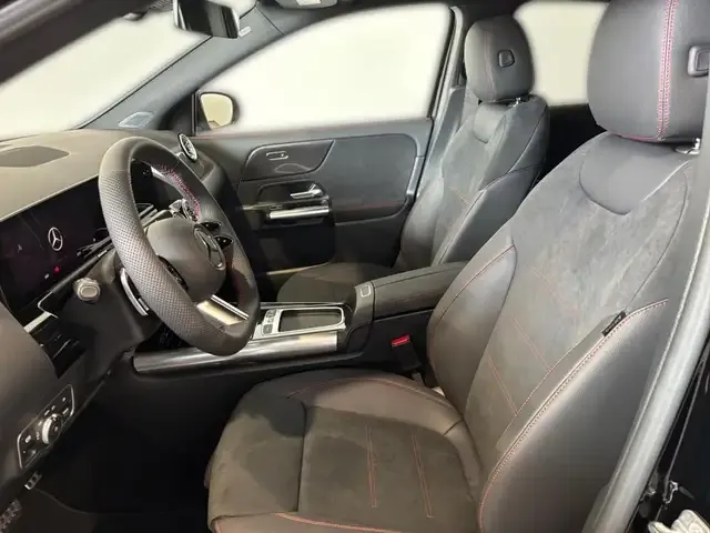 Mercedes-Benz GLA 220