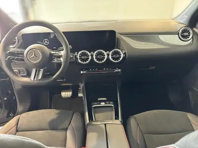 Mercedes-Benz GLA 220