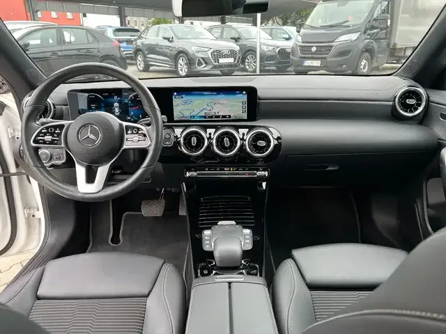 Mercedes-Benz CLA 180