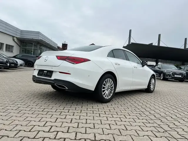 Mercedes-Benz CLA 180