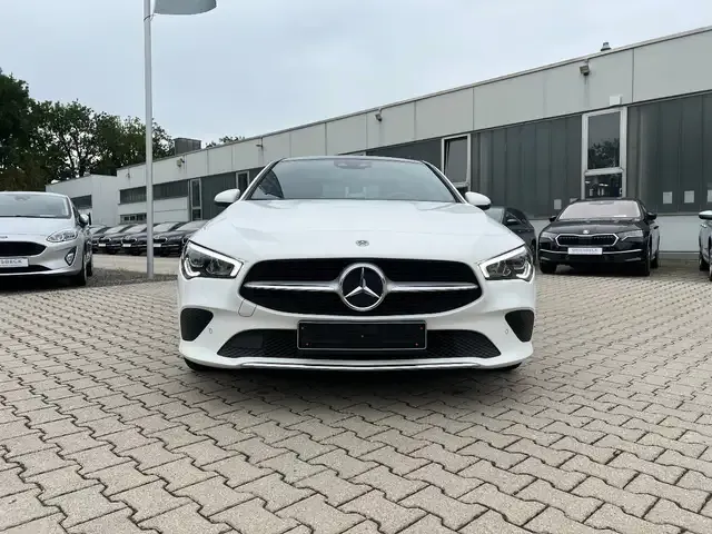 Mercedes-Benz CLA 180