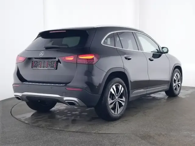 Mercedes-Benz GLA 180