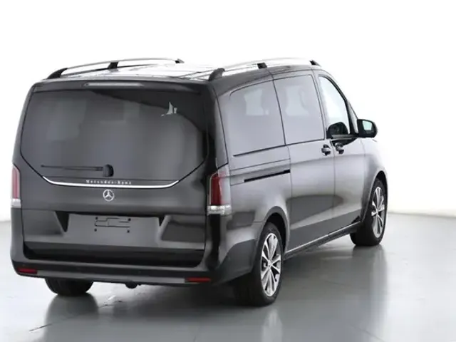 Mercedes-Benz V 220
