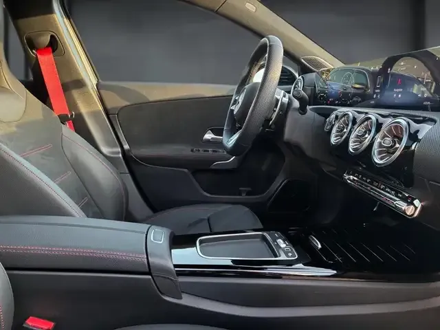 Mercedes-Benz A 35 AMG