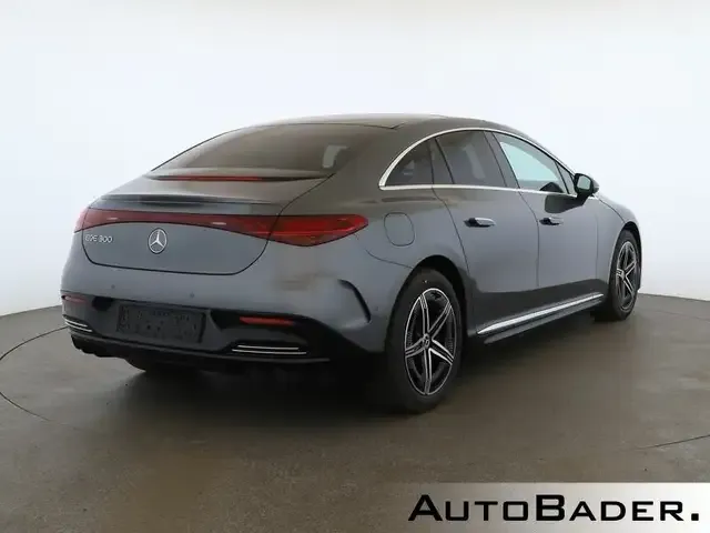 Mercedes-Benz EQE 300