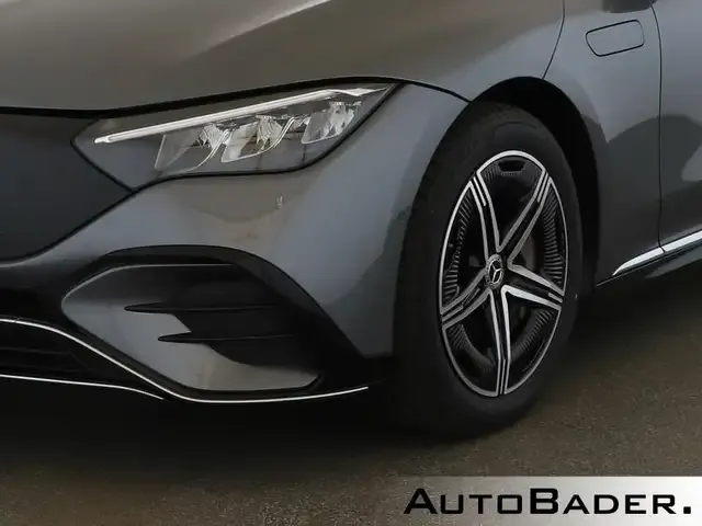Mercedes-Benz EQE 300