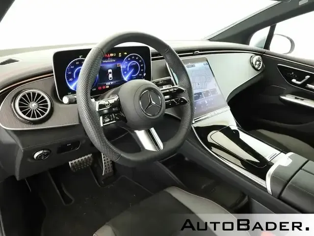 Mercedes-Benz EQE 300