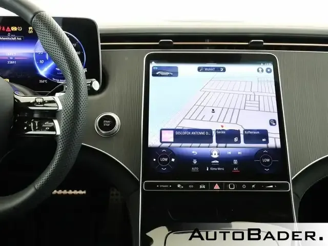 Mercedes-Benz EQE 300