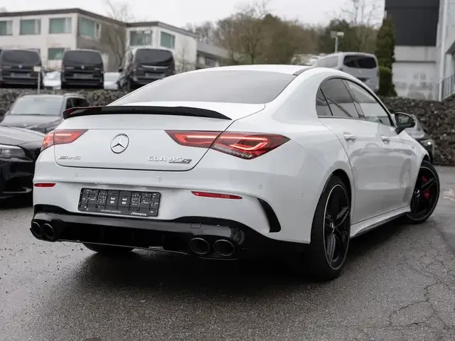 Mercedes-Benz CLA 45 AMG