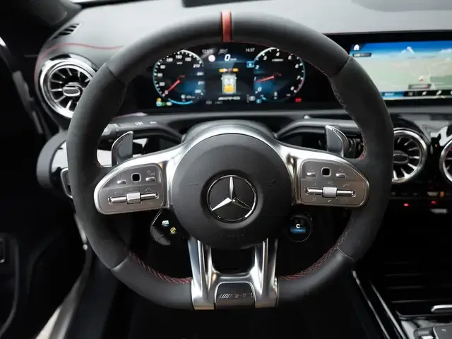 Mercedes-Benz CLA 45 AMG