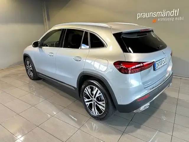 Mercedes-Benz GLA 200