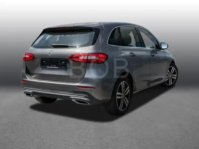 Mercedes-Benz B 180