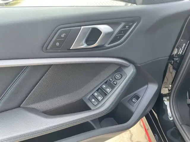 BMW 128