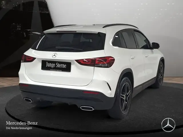 Mercedes-Benz GLA 200