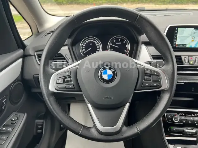BMW 216