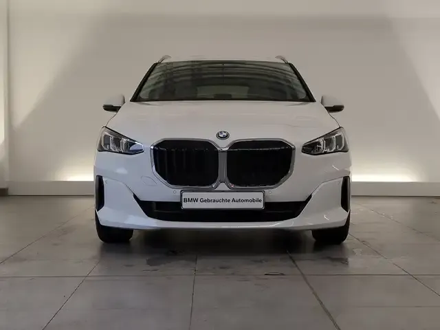 BMW 225