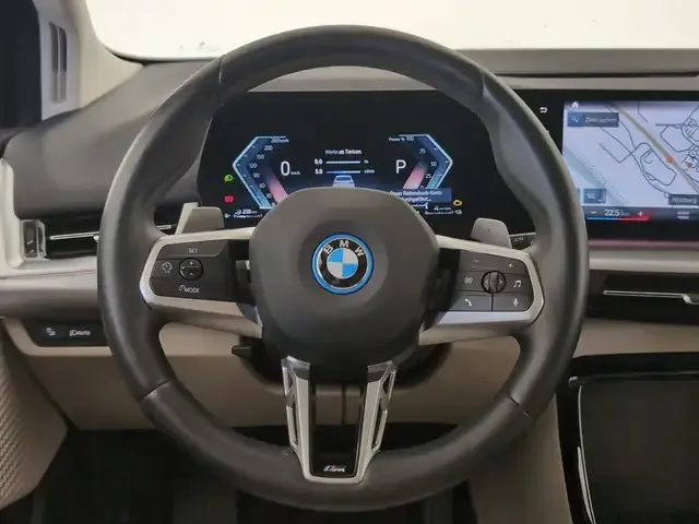 BMW 225