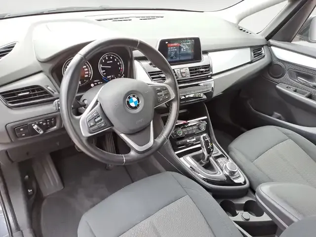 BMW 220