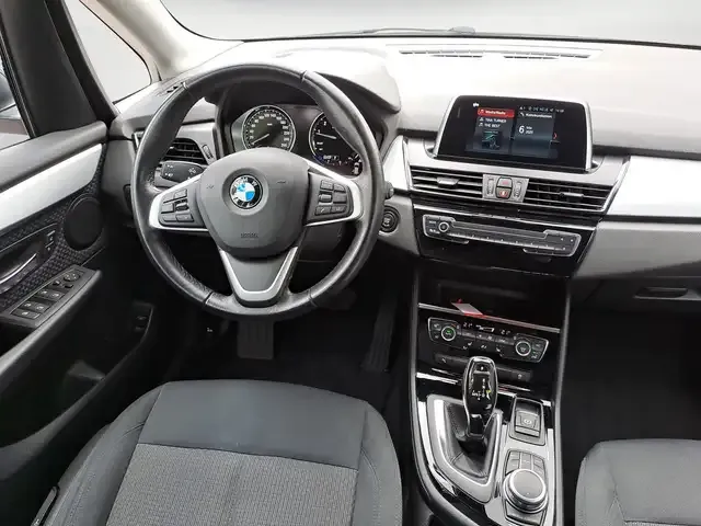 BMW 220