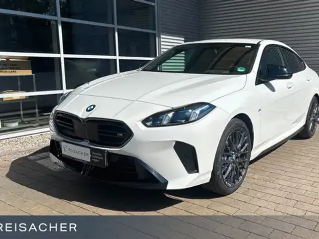 BMW 235